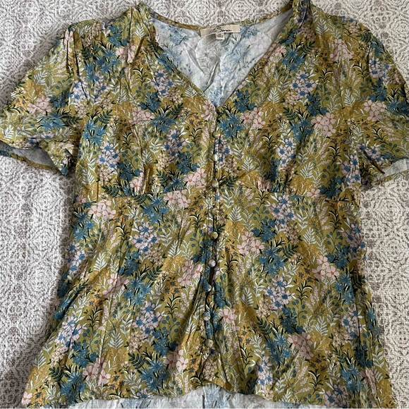 Les Serein Stitch Fix Floral Top - Picture 2 of 7